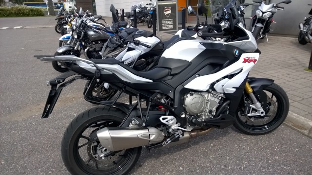 Selkä suorassa. TEHOKAS.